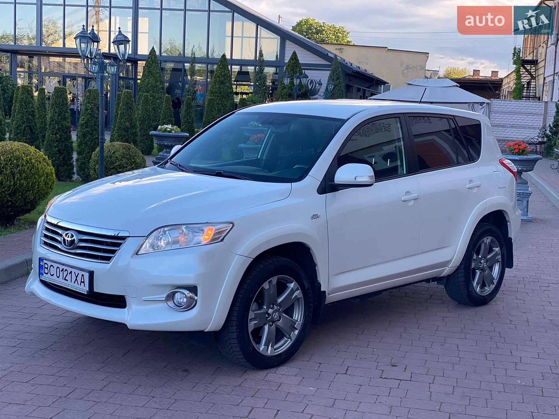 2011 Toyota RAV 4 - мініатюра 2