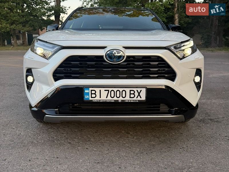 Внедорожник / Кроссовер Toyota RAV4 2025 в Полтаве