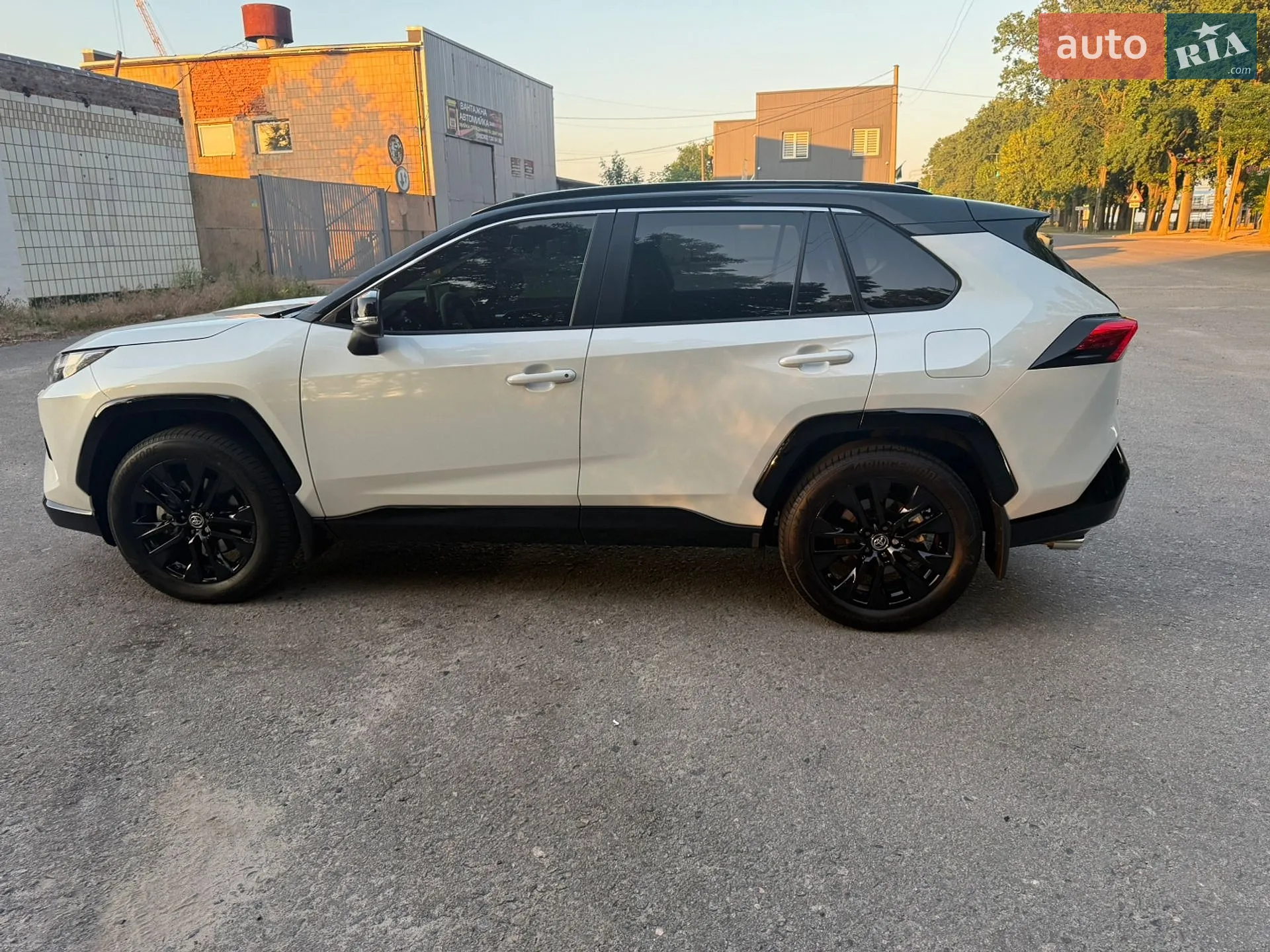 2025 Toyota RAV 4 - мініатюра 4