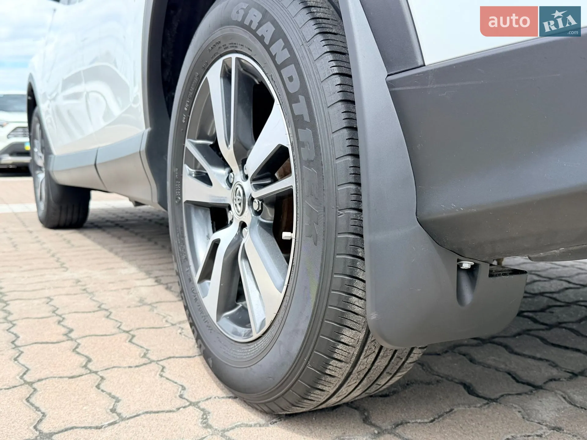 2018 Toyota RAV 4 - мініатюра 11