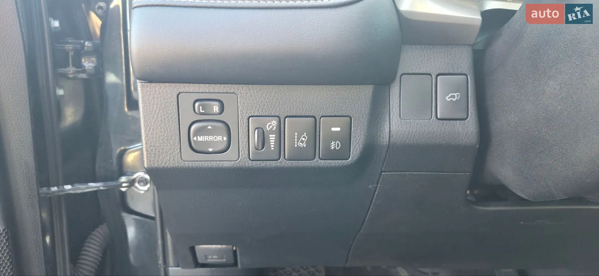 2017 Toyota RAV 4 - мініатюра 25