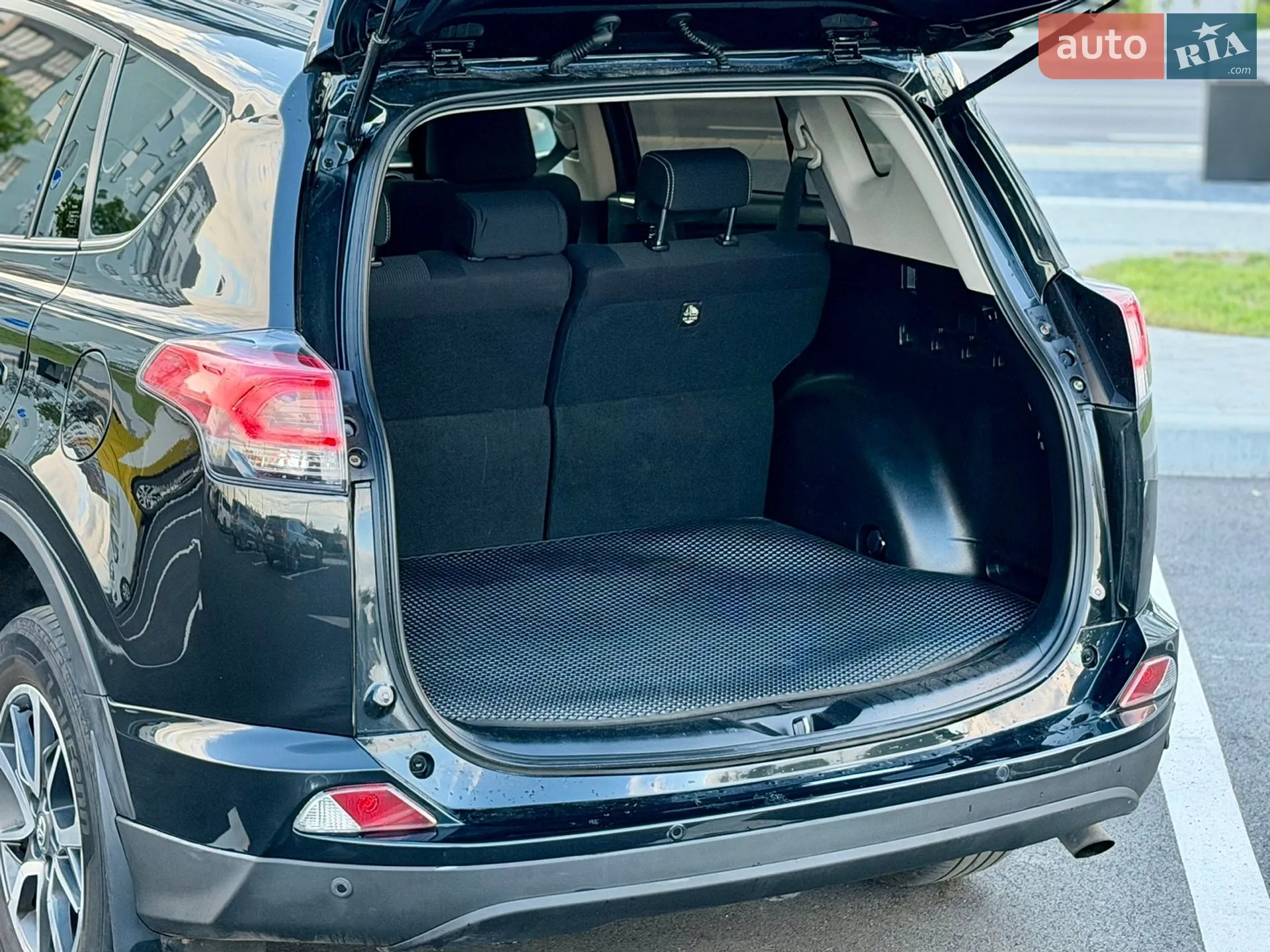 2018 Toyota RAV 4 - мініатюра 32