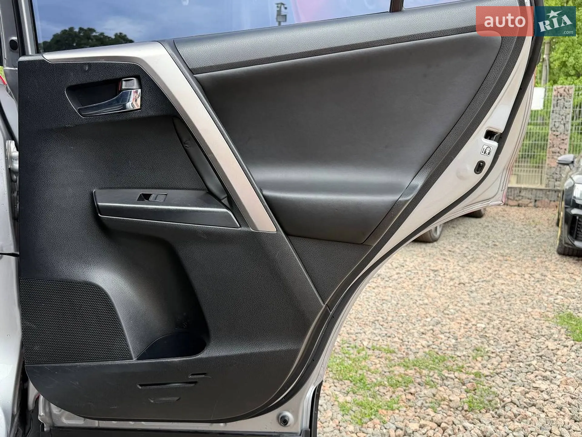 2017 Toyota RAV 4 - мініатюра 31