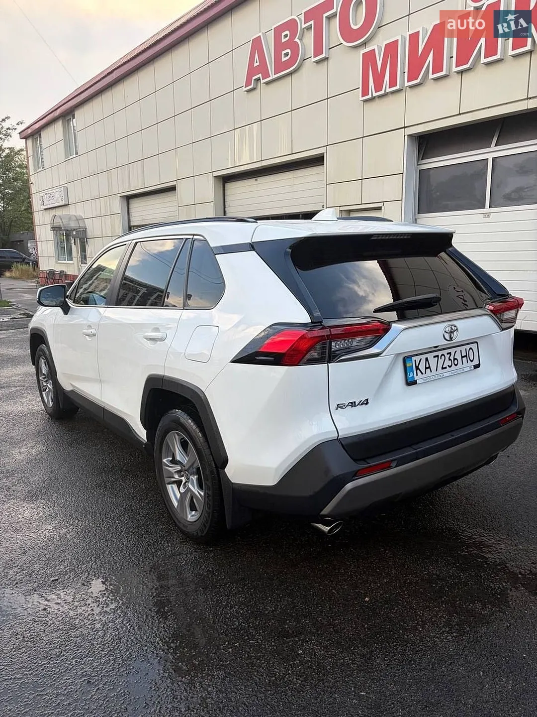 2022 Toyota RAV 4 - мініатюра 4