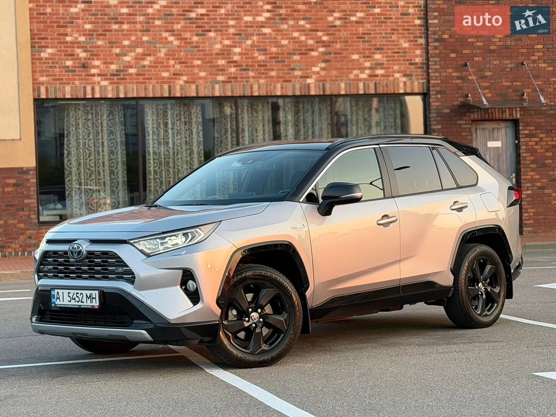 2020 Toyota RAV 4 - фото 1