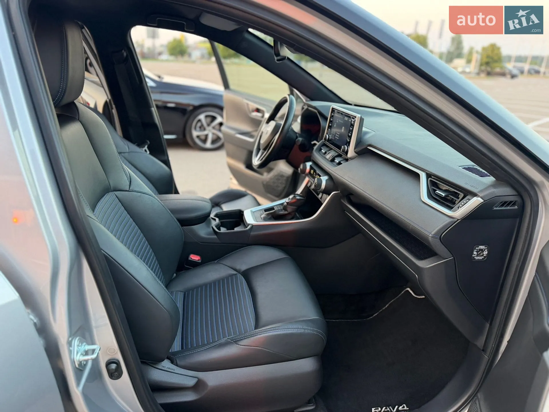 2020 Toyota RAV 4 - мініатюра 21