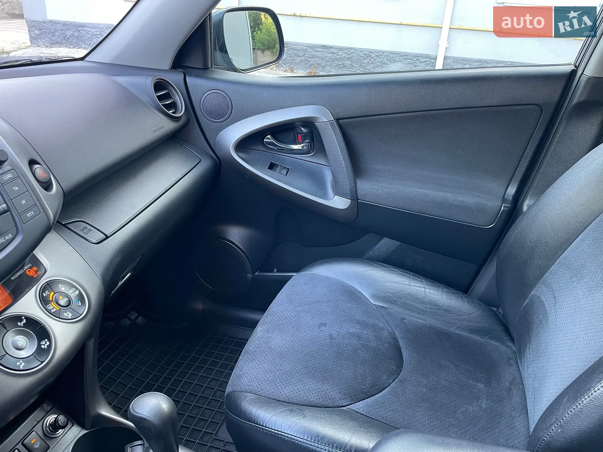 2011 Toyota RAV 4 - мініатюра 77