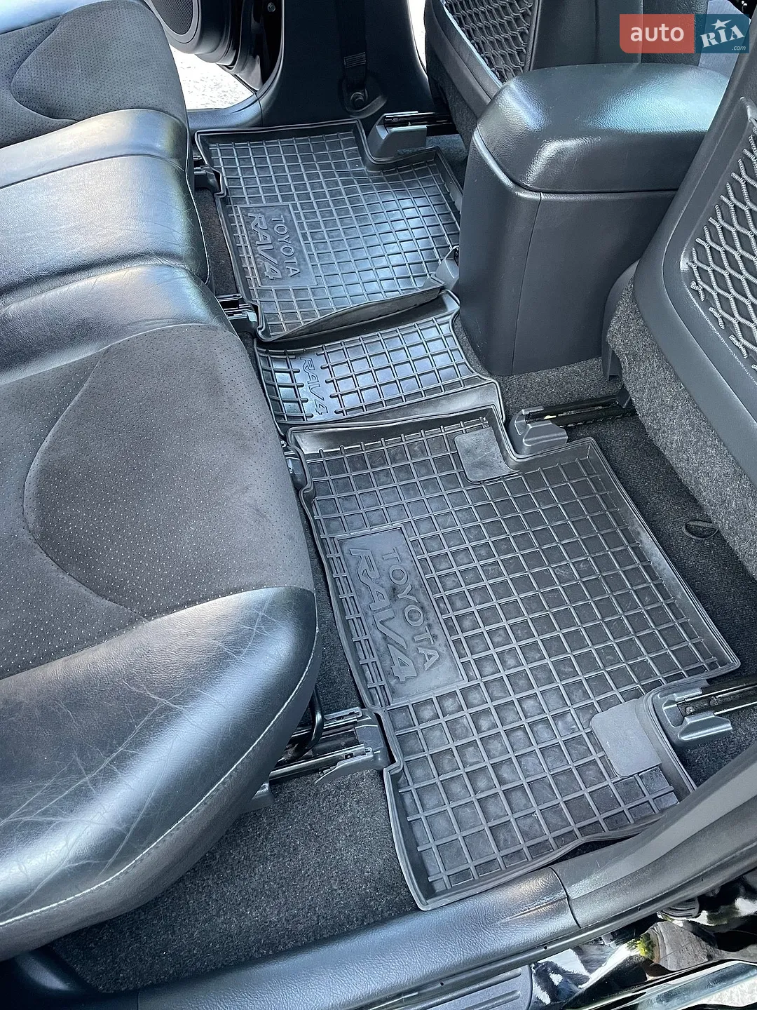 2011 Toyota RAV 4 - мініатюра 141