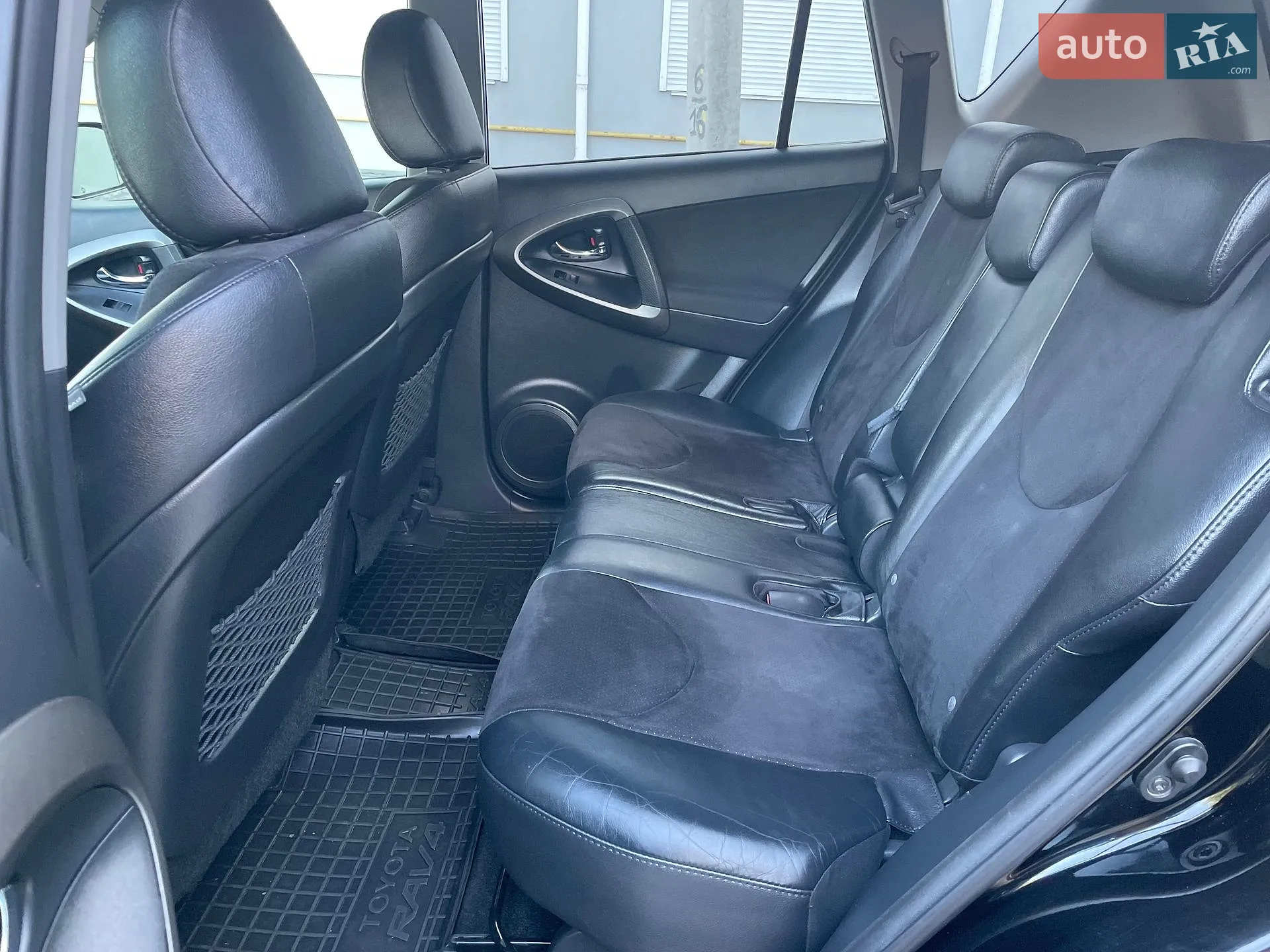 2011 Toyota RAV 4 - мініатюра 151