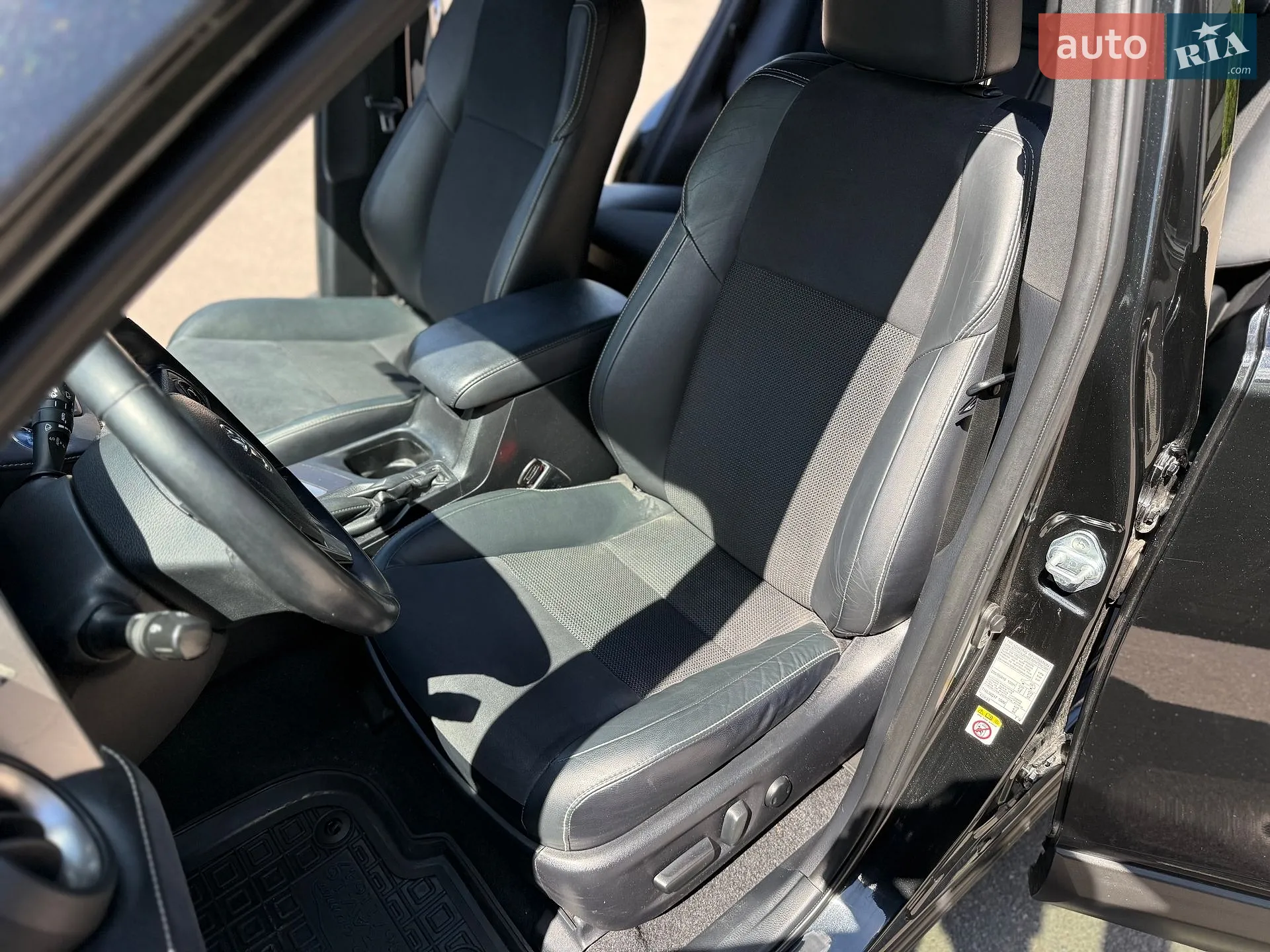 2017 Toyota RAV 4 - мініатюра 16