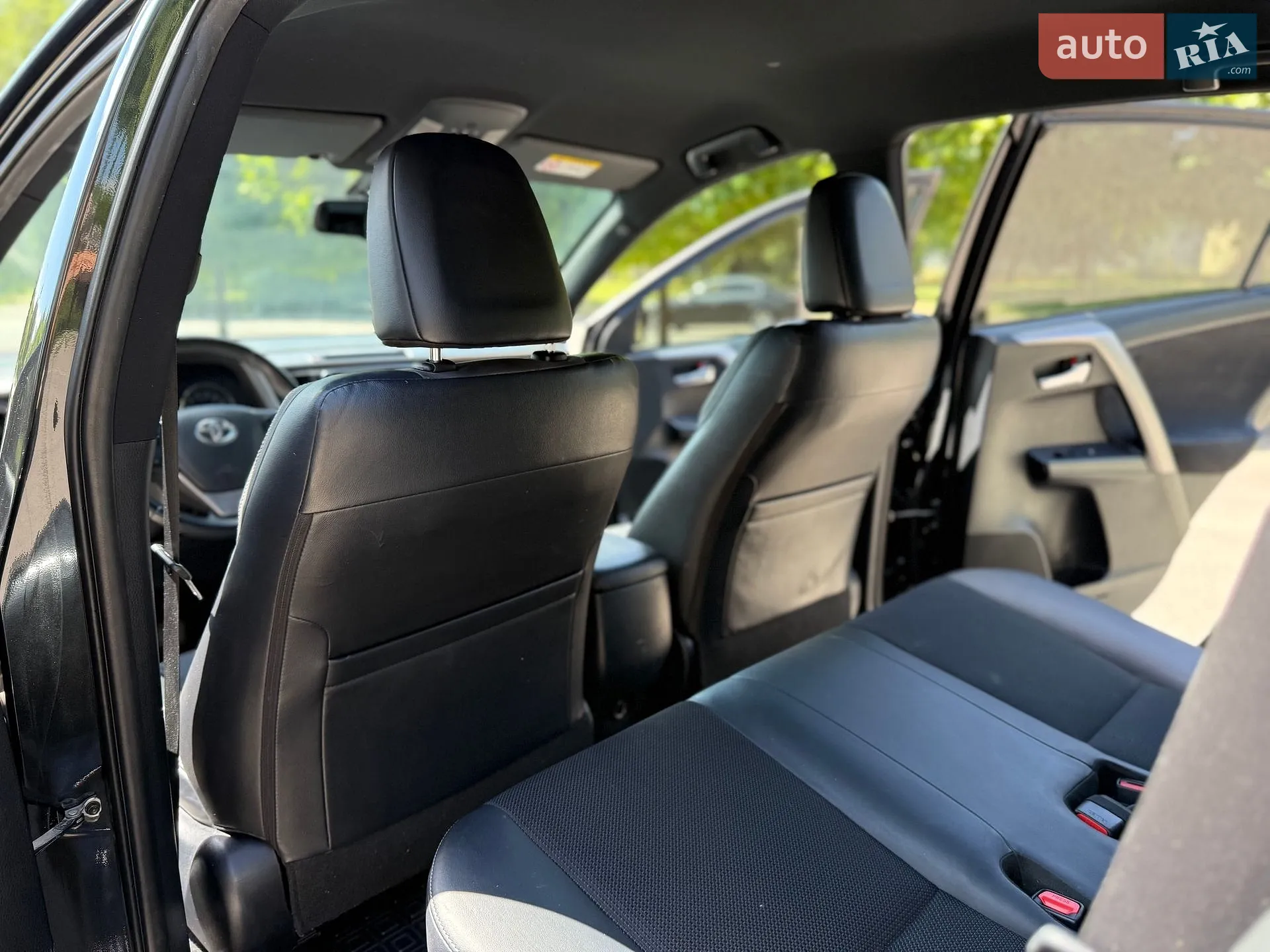 2017 Toyota RAV 4 - мініатюра 25