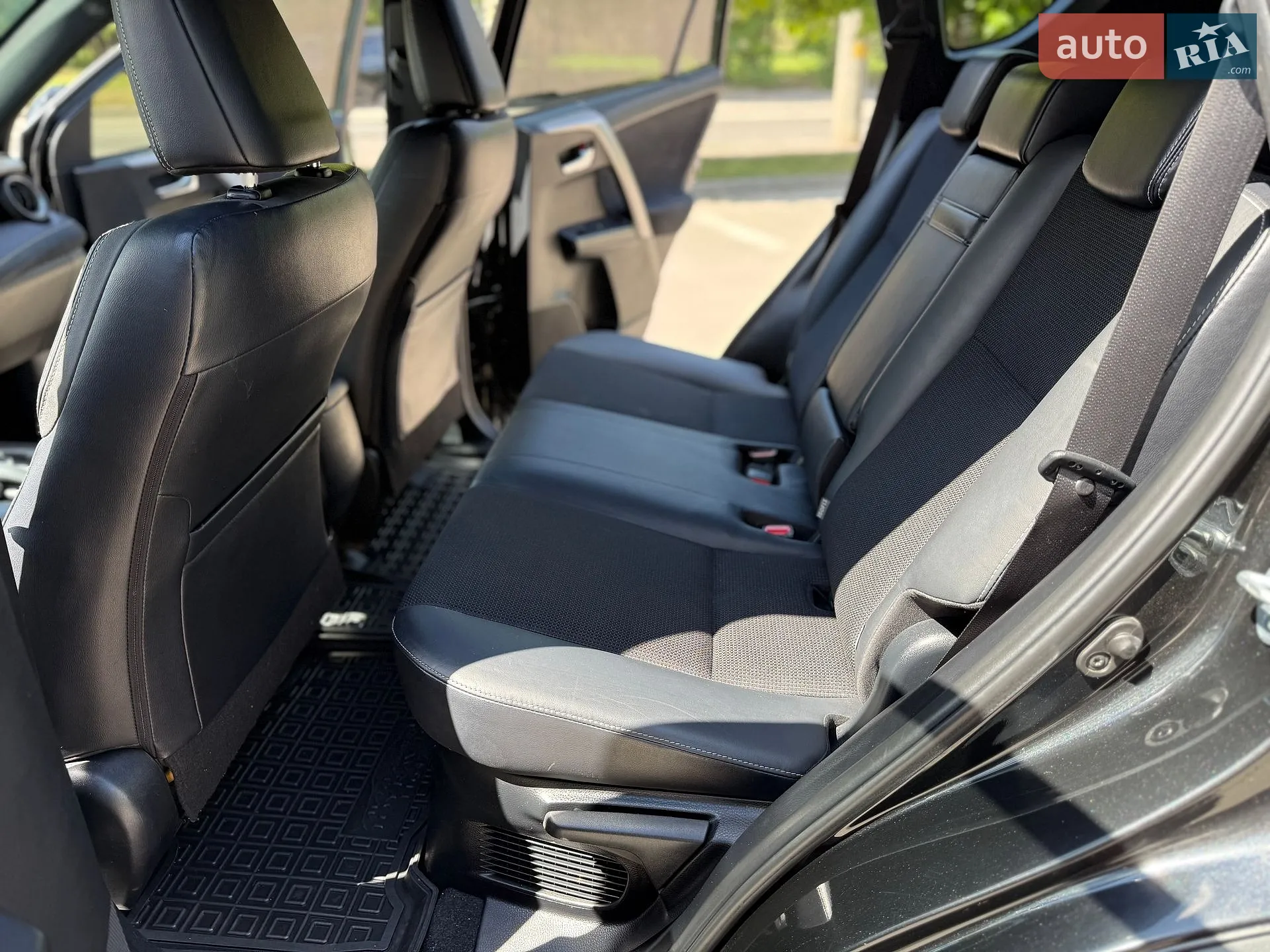 2017 Toyota RAV 4 - мініатюра 26