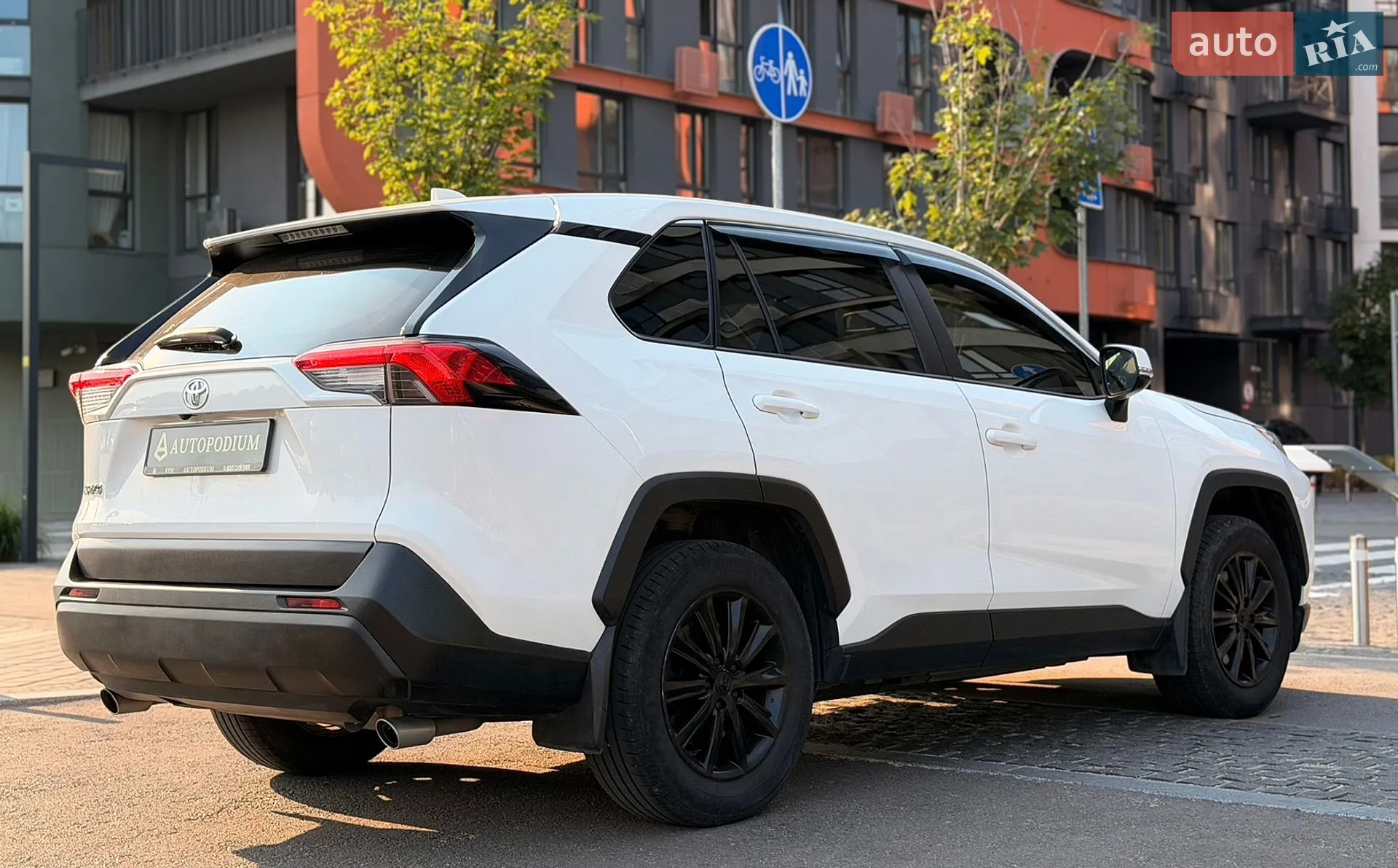 2018 Toyota RAV 4 - мініатюра 10