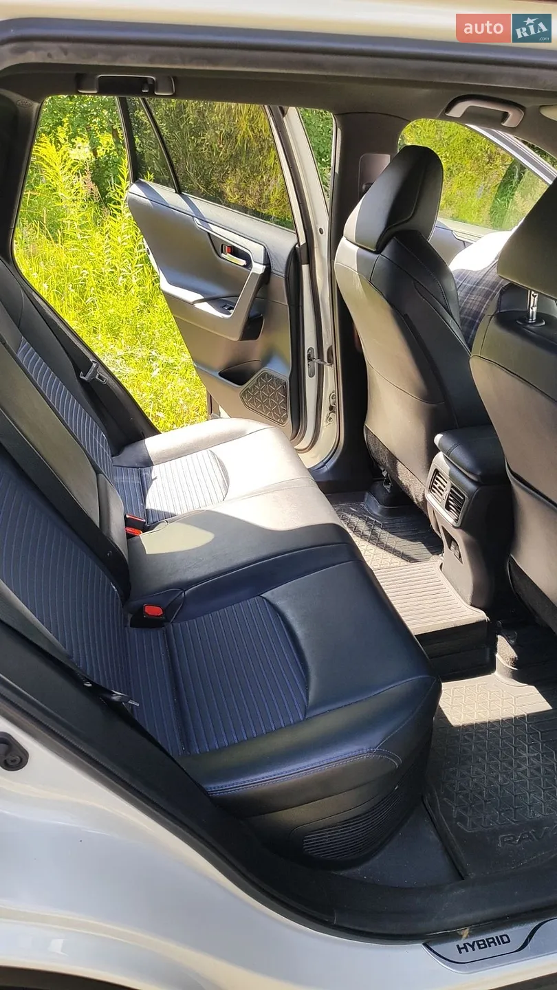 2018 Toyota RAV 4 - мініатюра 10