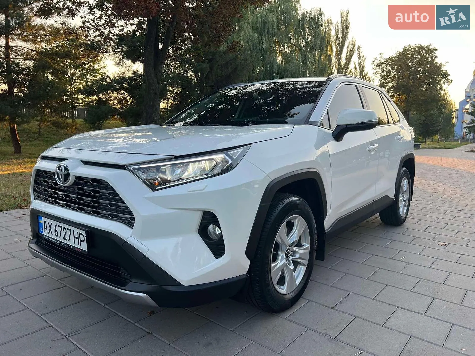 2019 Toyota RAV 4 - фото 1