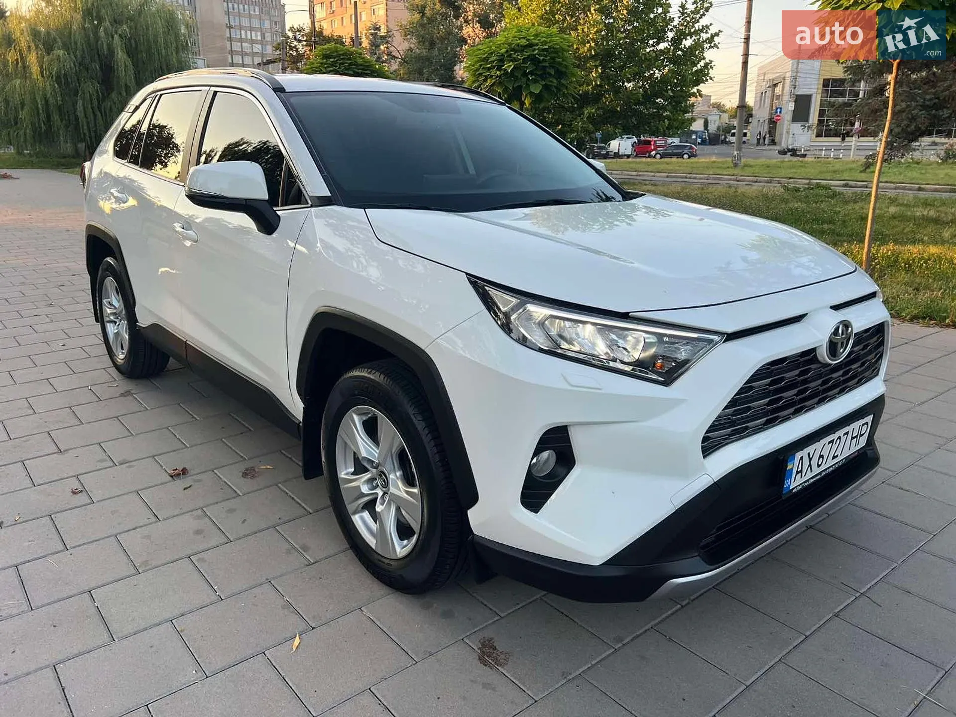 2019 Toyota RAV 4 - мініатюра 6