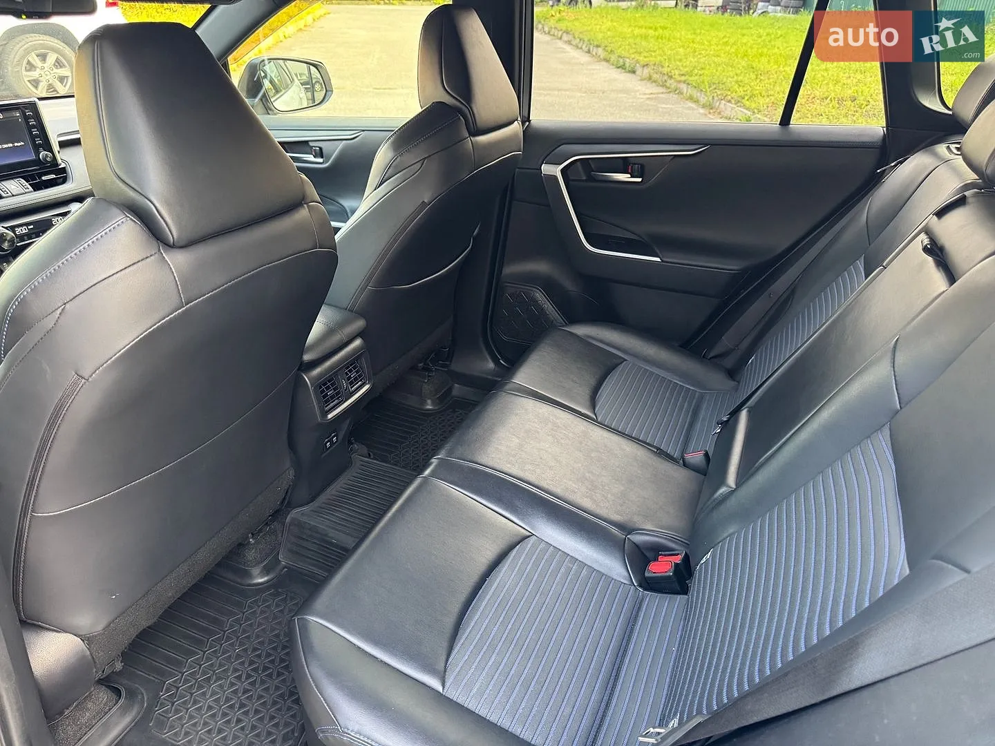 2019 Toyota RAV 4 - мініатюра 22