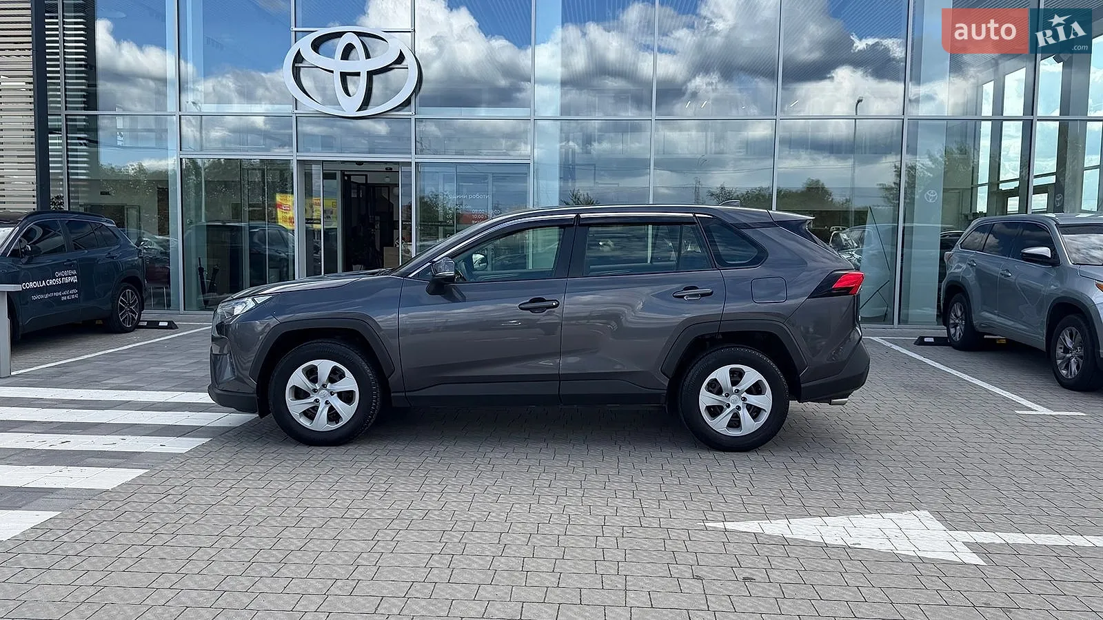 2020 Toyota RAV 4 - мініатюра 3