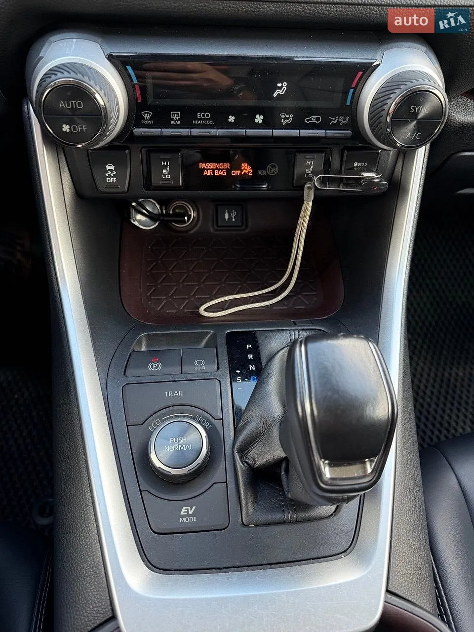 2019 Toyota RAV 4 - мініатюра 11