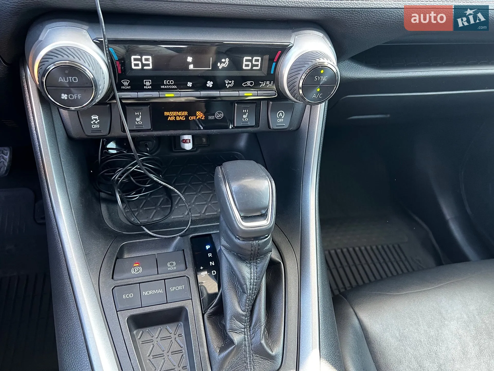 2019 Toyota RAV 4 - мініатюра 17