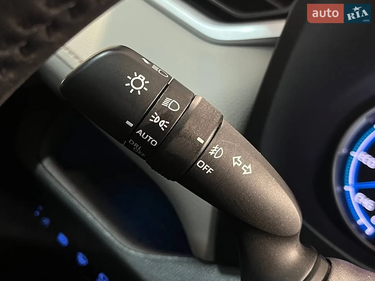 2020 Toyota RAV 4 - мініатюра 28