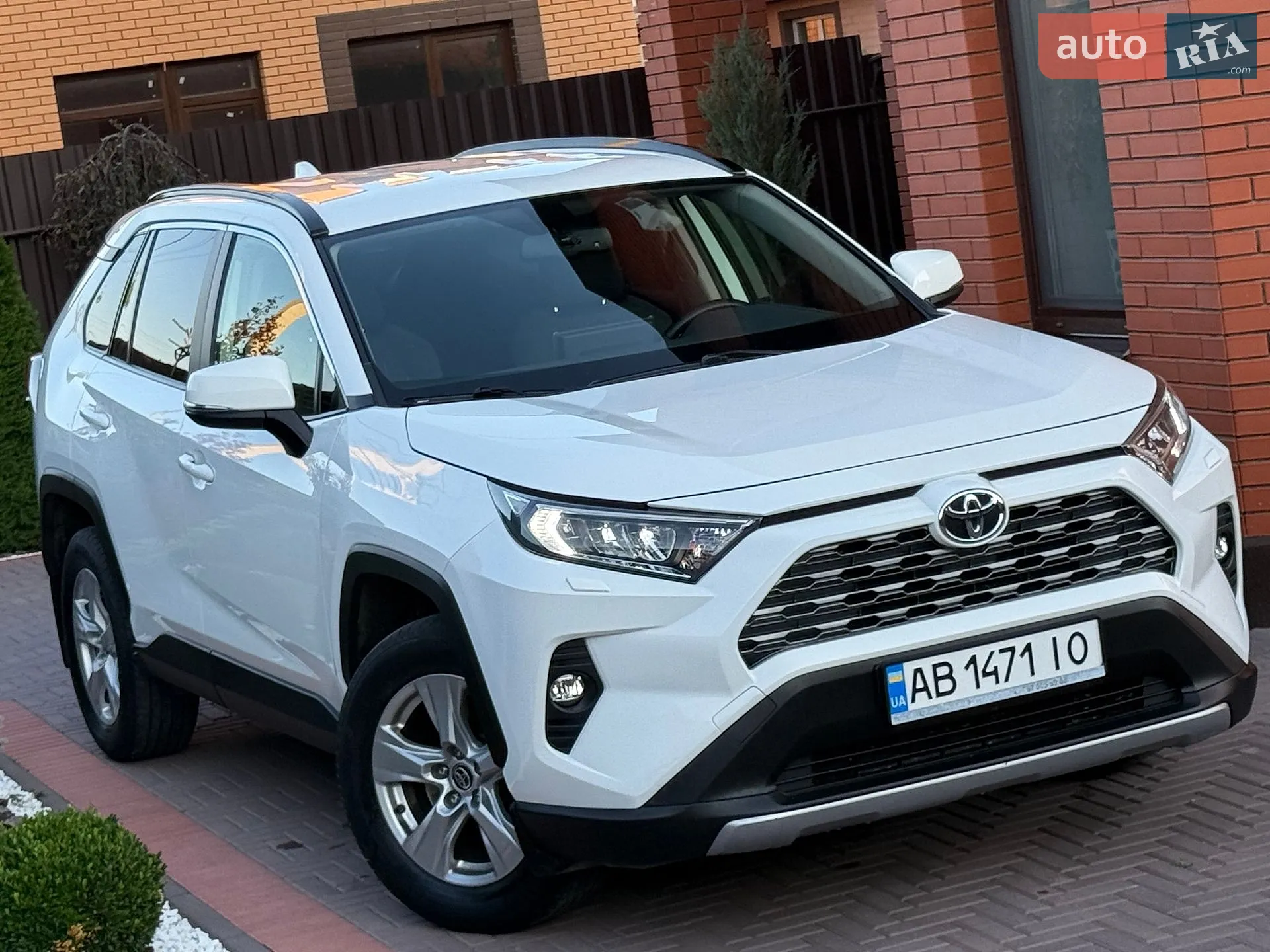 2019 Toyota RAV 4 - мініатюра 8