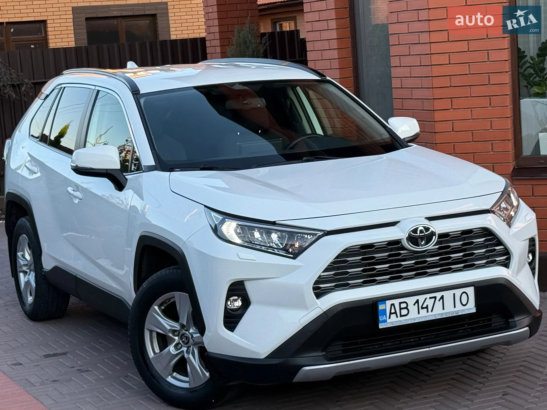 2019 Toyota RAV 4 - мініатюра 10