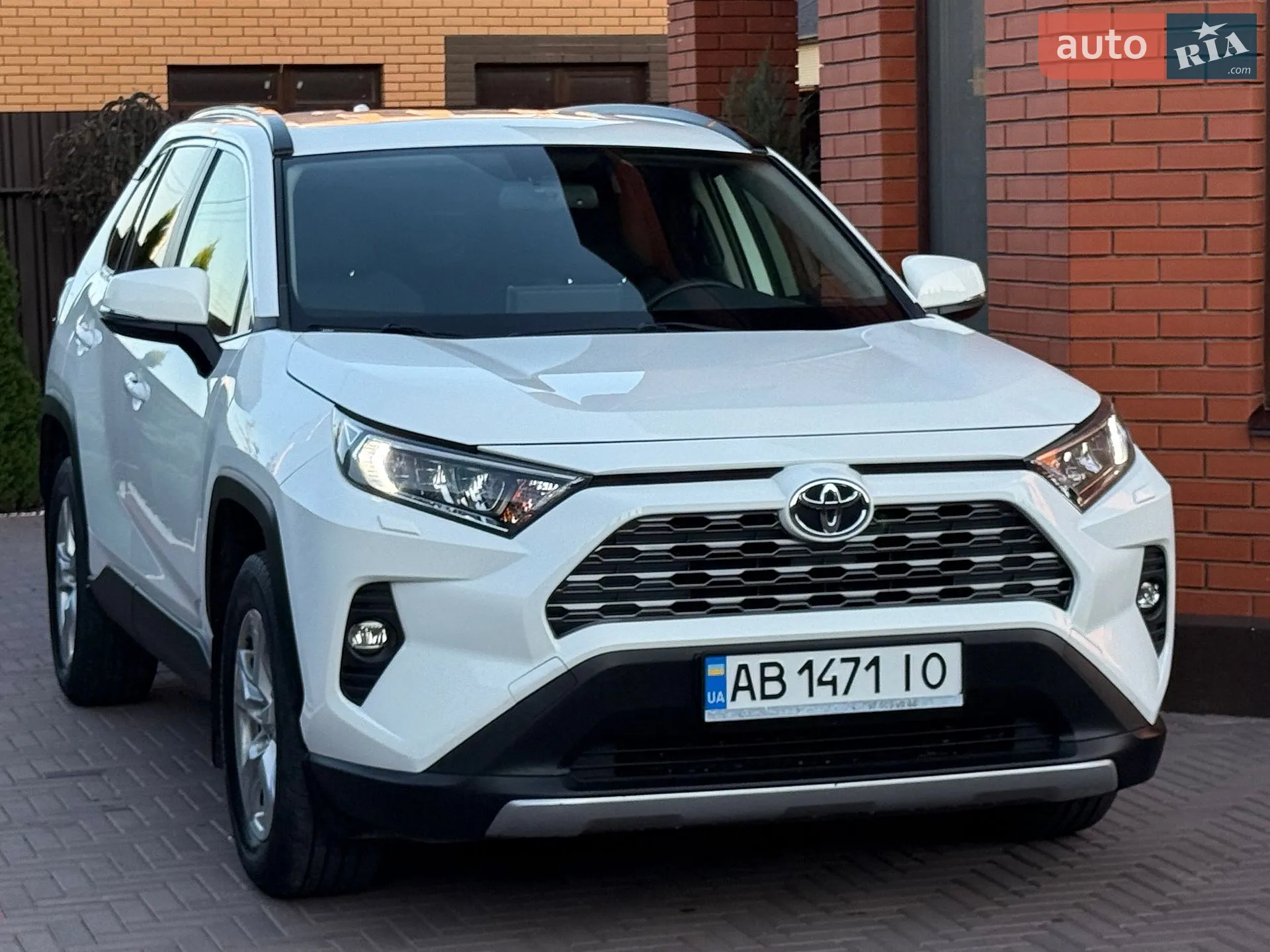 2019 Toyota RAV 4 - мініатюра 17