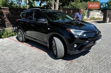 Внедорожник / Кроссовер Toyota RAV4 2018 в Первомайске