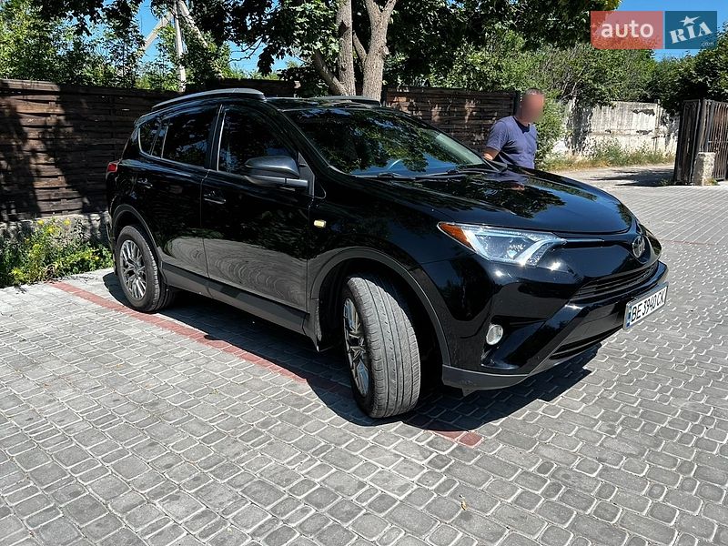 Внедорожник / Кроссовер Toyota RAV4 2018 в Первомайске