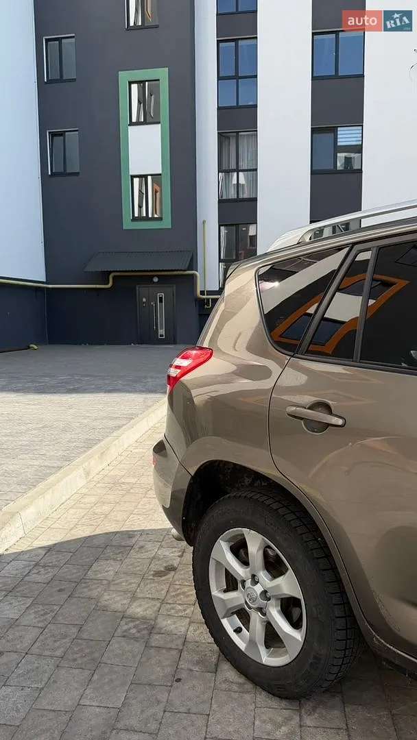 2010 Toyota RAV 4 - мініатюра 12