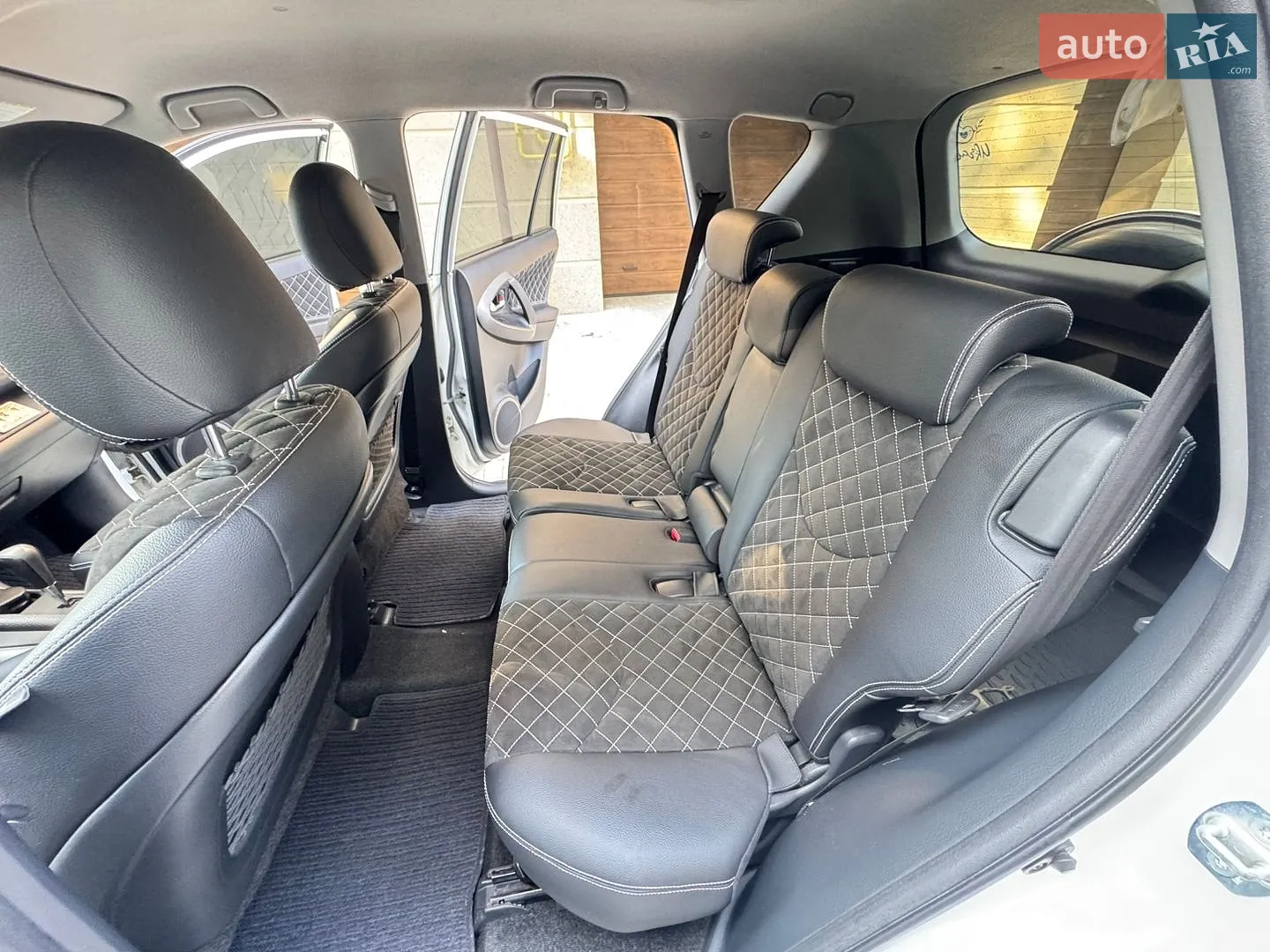 2010 Toyota RAV 4 - мініатюра 11