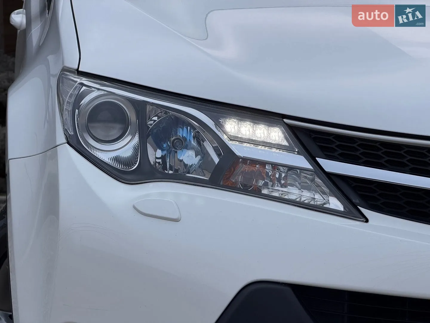 2016 Toyota RAV 4 - мініатюра 4