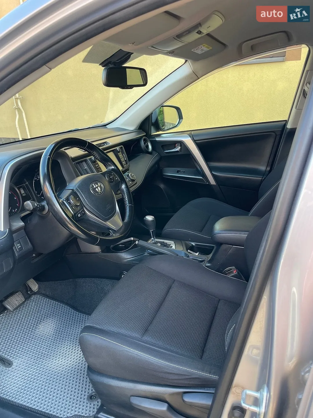 2017 Toyota RAV 4 - мініатюра 4
