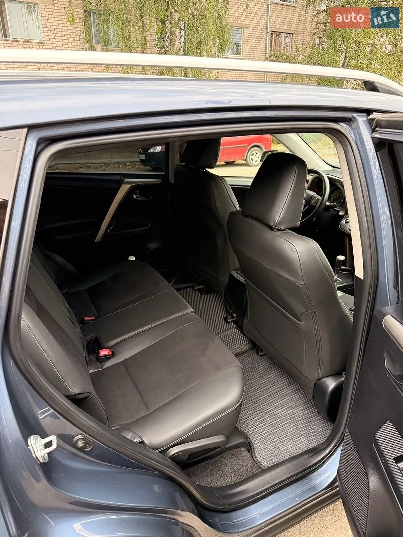 2013 Toyota RAV 4 - мініатюра 8