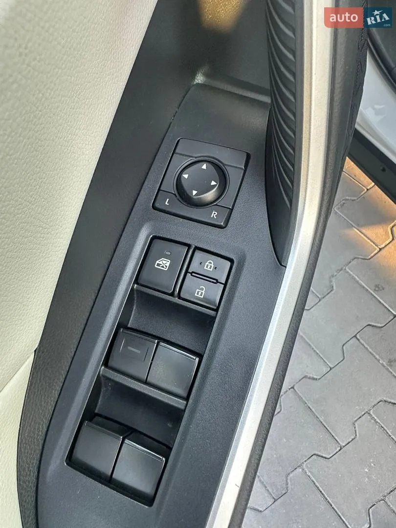 2019 Toyota RAV 4 - мініатюра 26