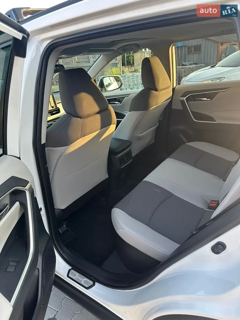 2019 Toyota RAV 4 - мініатюра 18