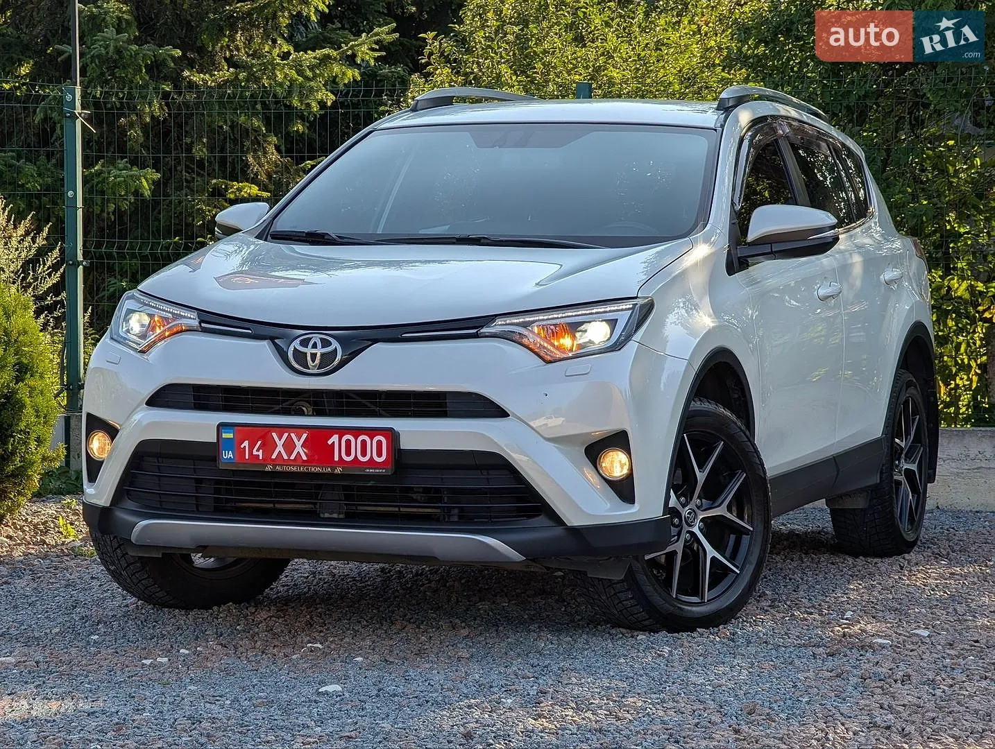 2017 Toyota RAV 4 - фото 1