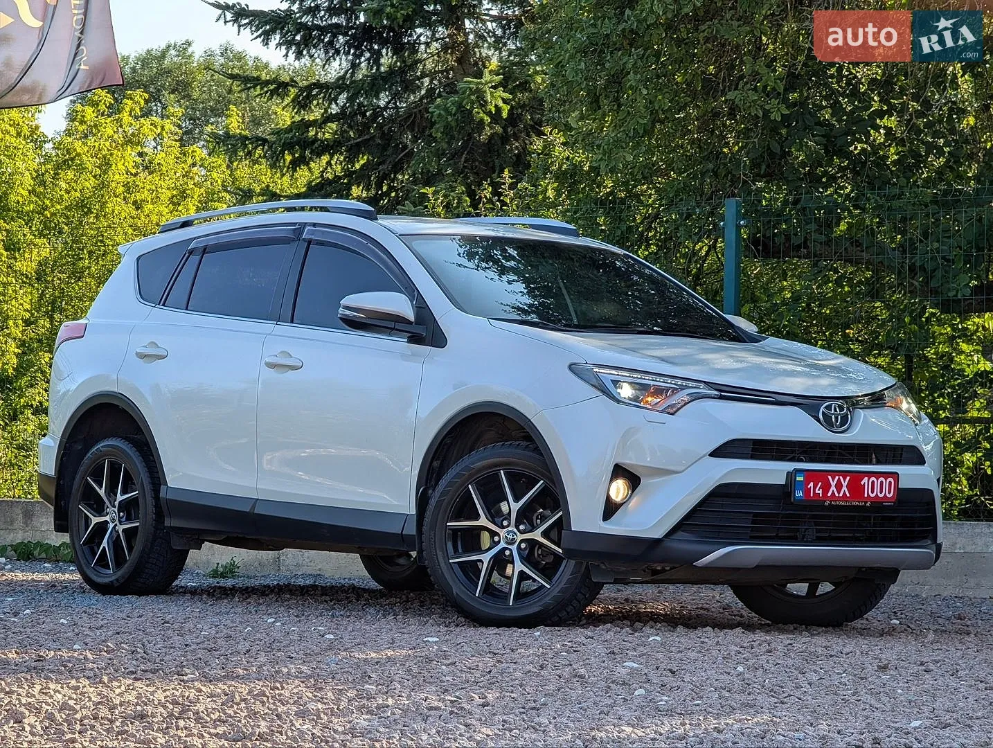 2017 Toyota RAV 4 - мініатюра 2