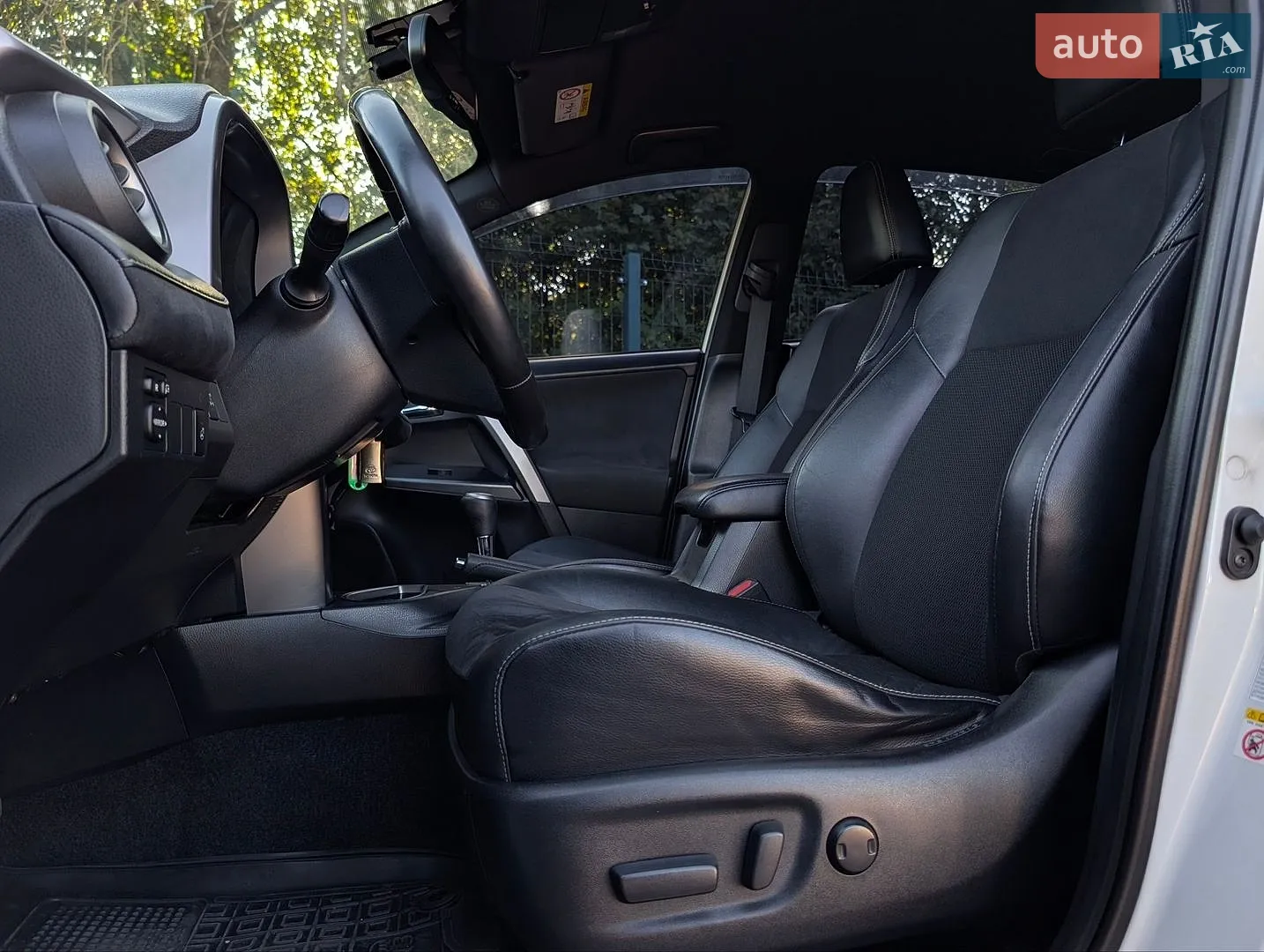 2017 Toyota RAV 4 - мініатюра 27