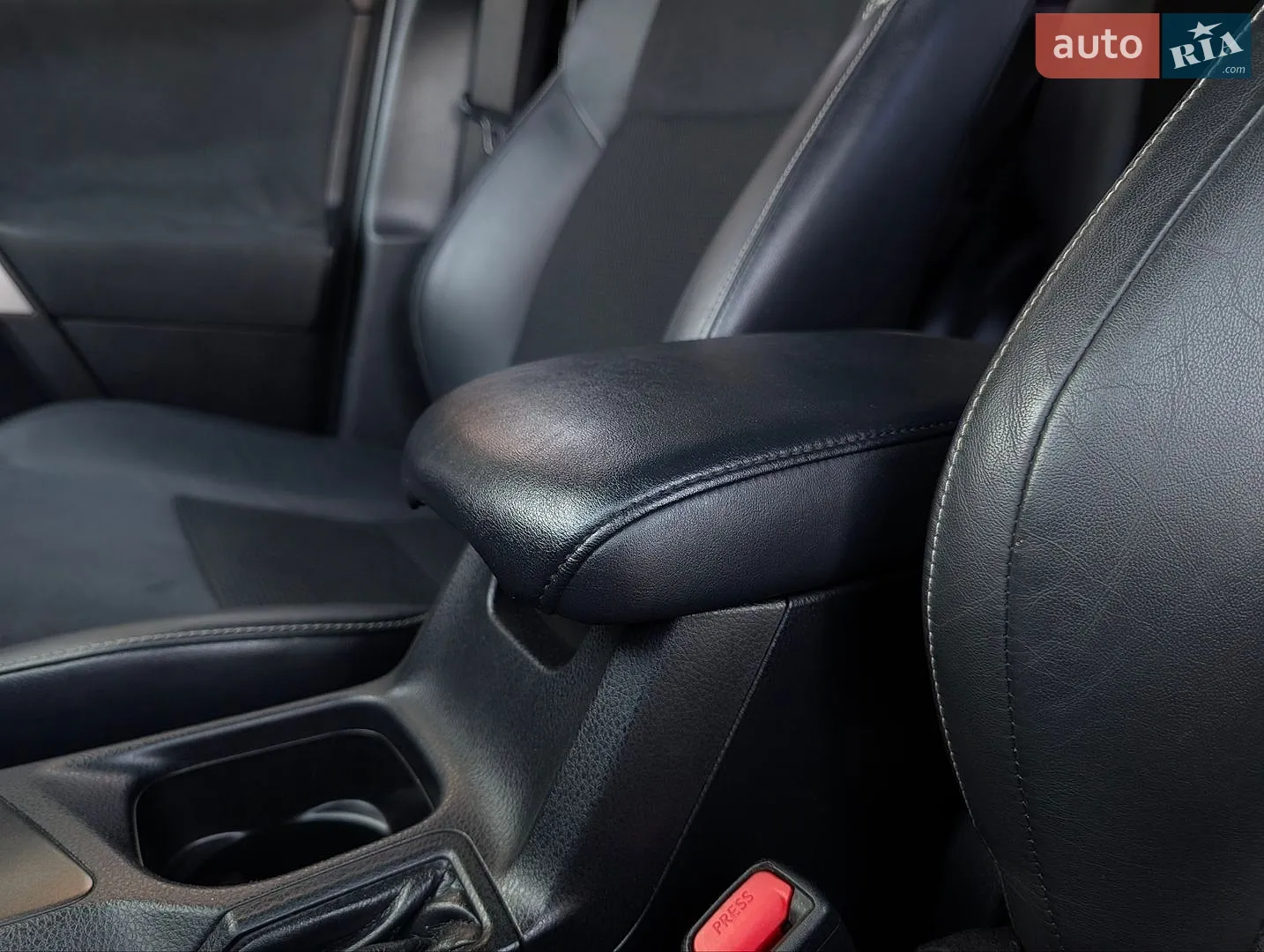 2017 Toyota RAV 4 - мініатюра 30