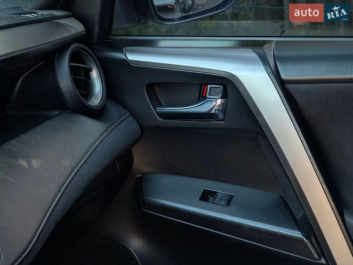 2017 Toyota RAV 4 - мініатюра 31