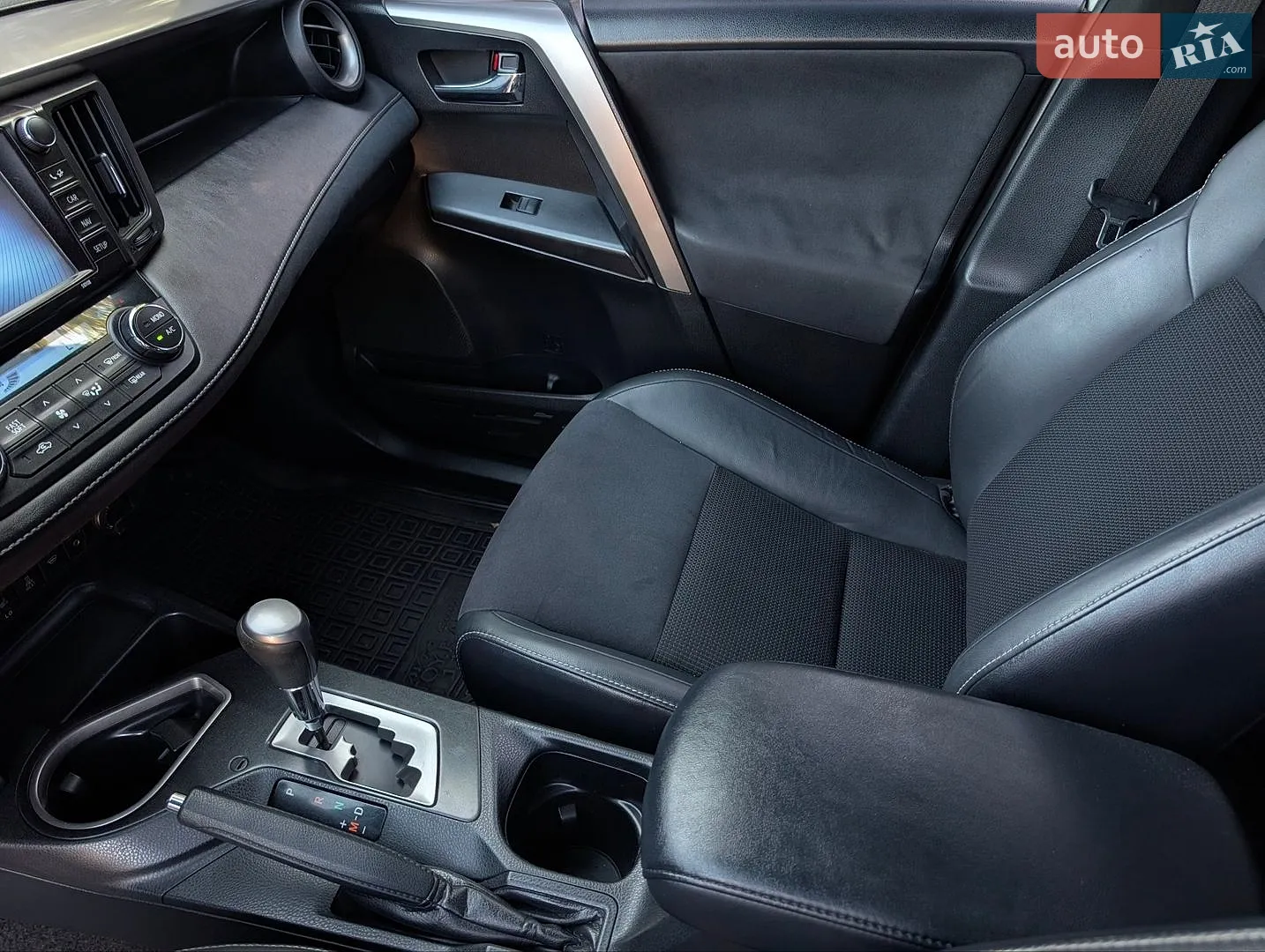2017 Toyota RAV 4 - мініатюра 29