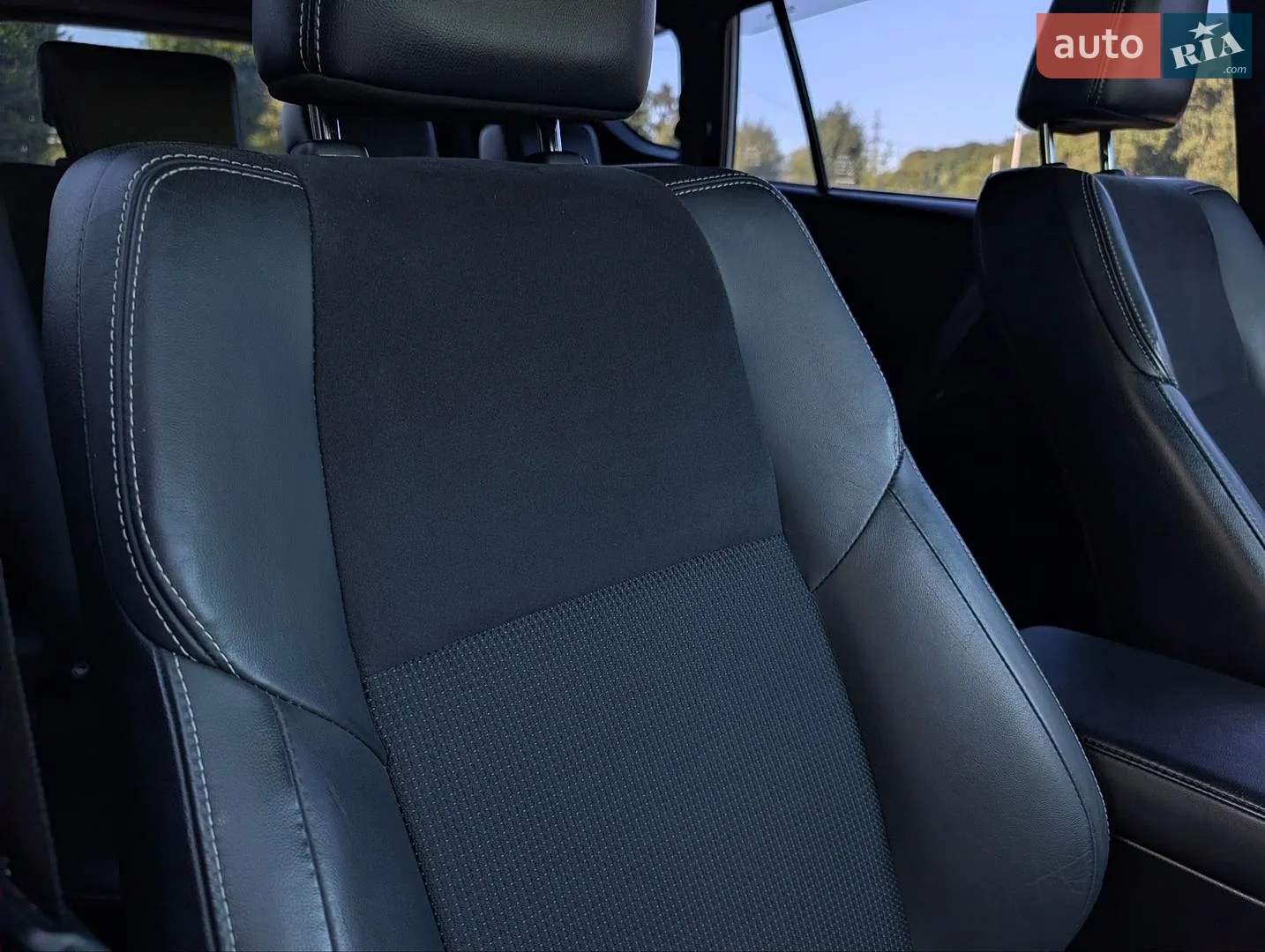 2017 Toyota RAV 4 - мініатюра 34