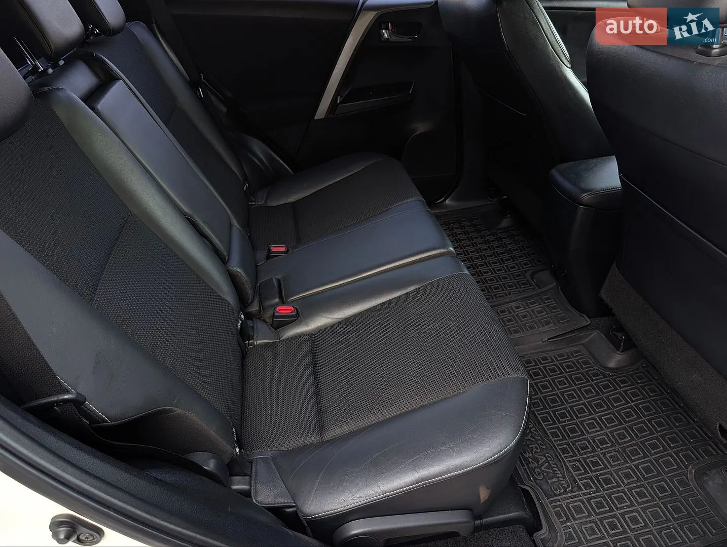 2017 Toyota RAV 4 - мініатюра 41
