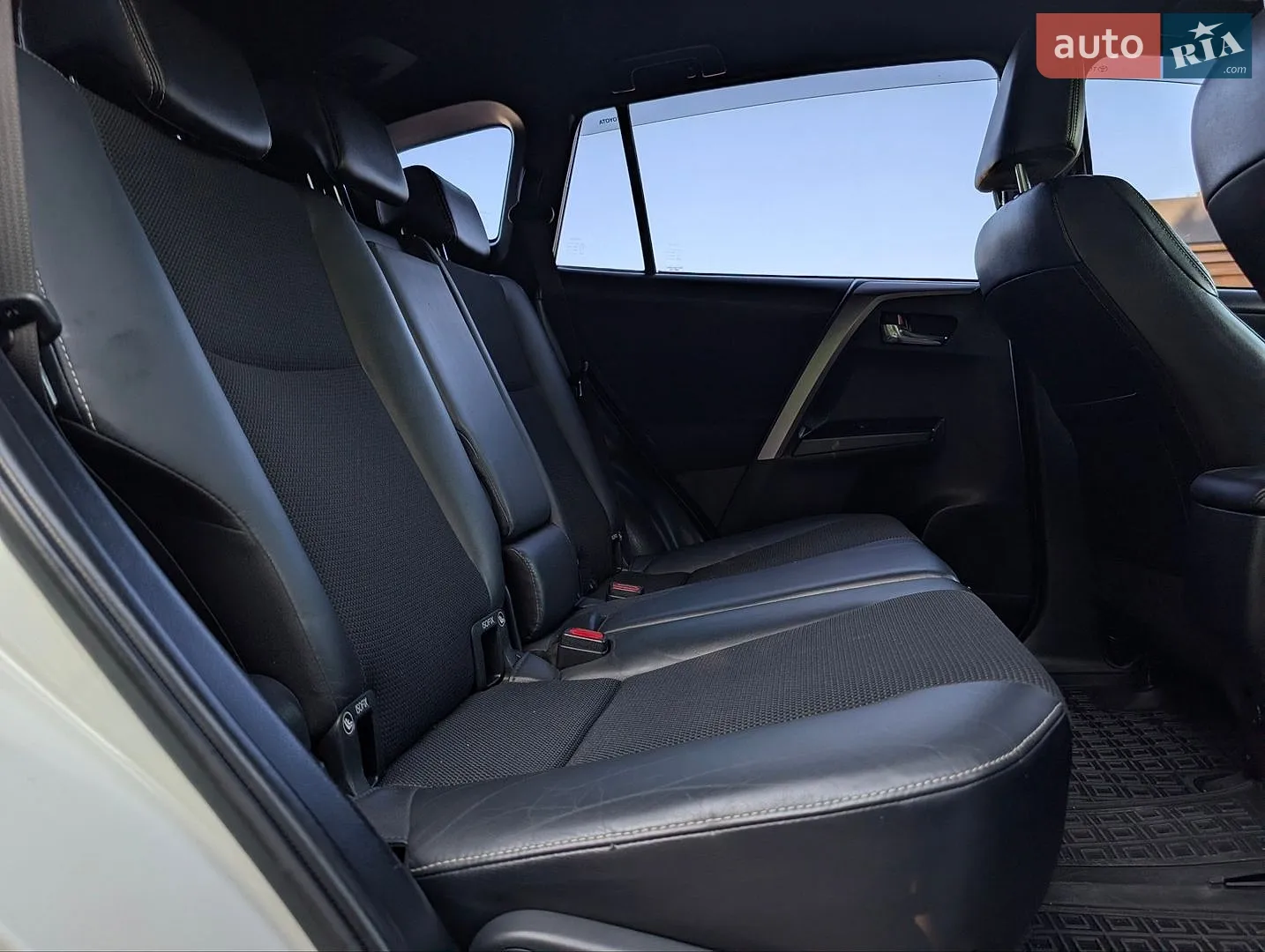 2017 Toyota RAV 4 - мініатюра 42