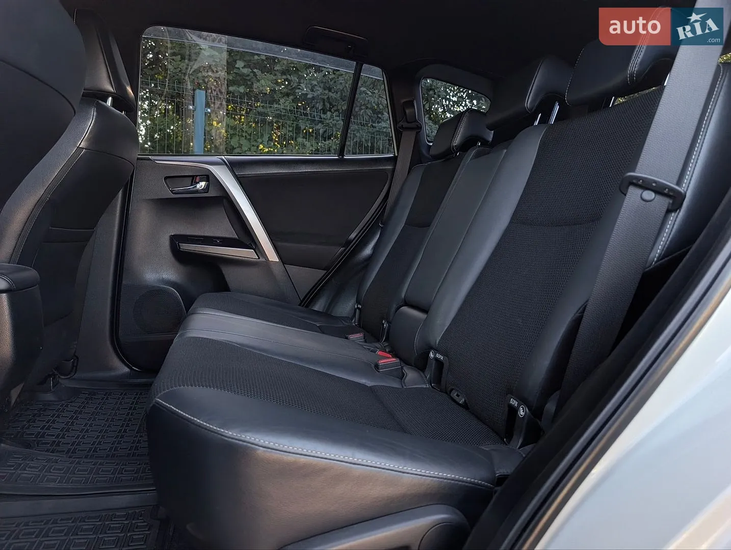 2017 Toyota RAV 4 - мініатюра 48