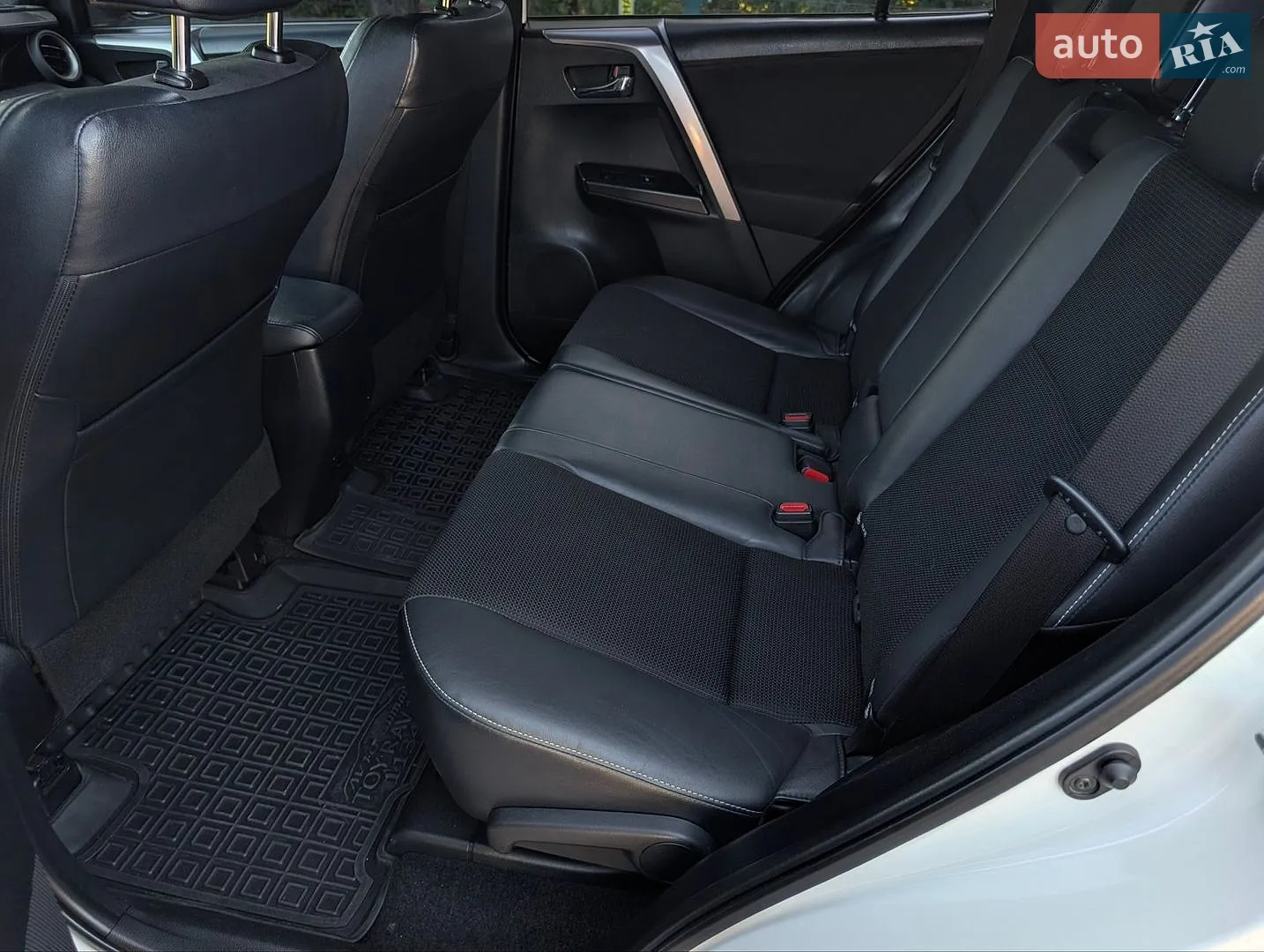 2017 Toyota RAV 4 - мініатюра 47