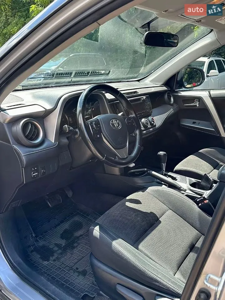 2016 Toyota RAV 4 - мініатюра 2