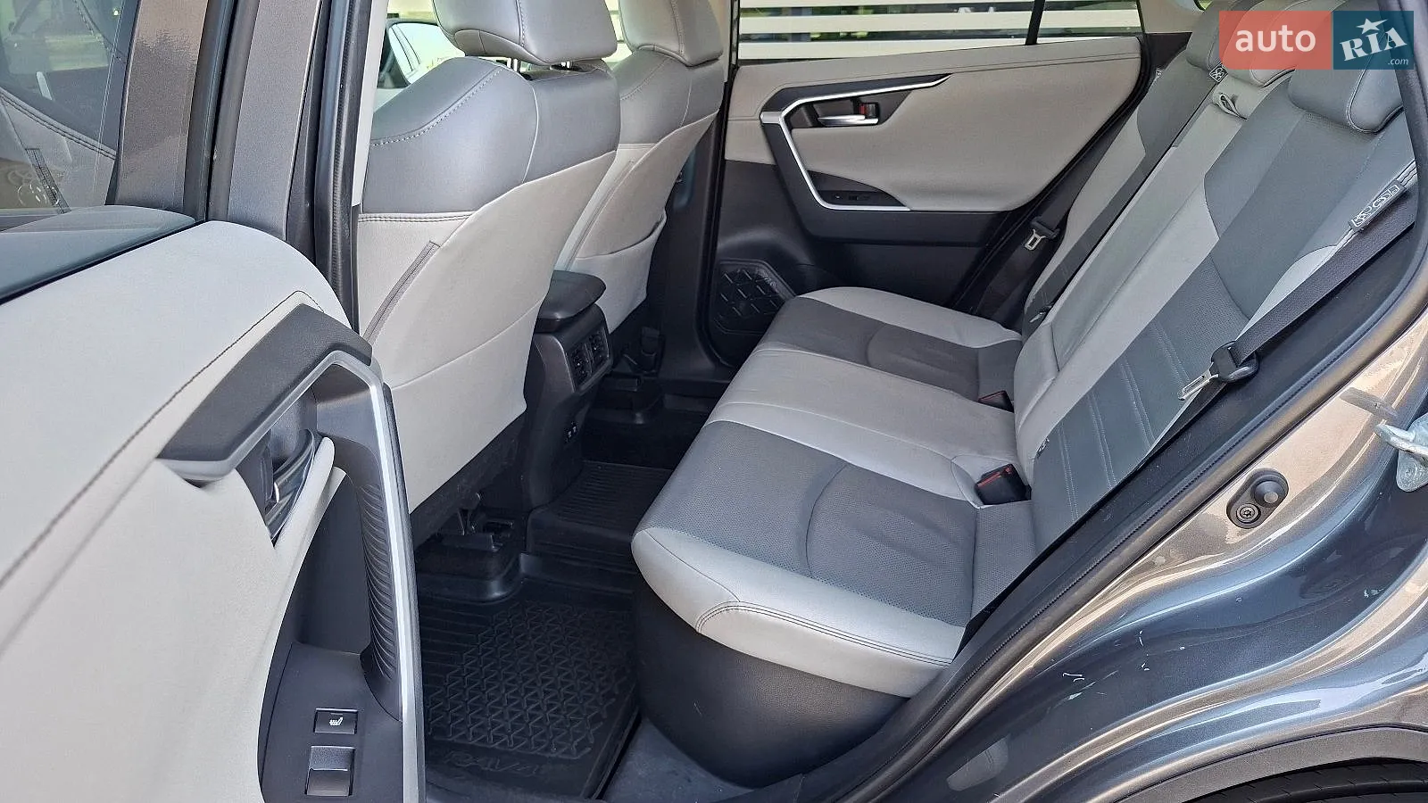 2019 Toyota RAV 4 - мініатюра 14
